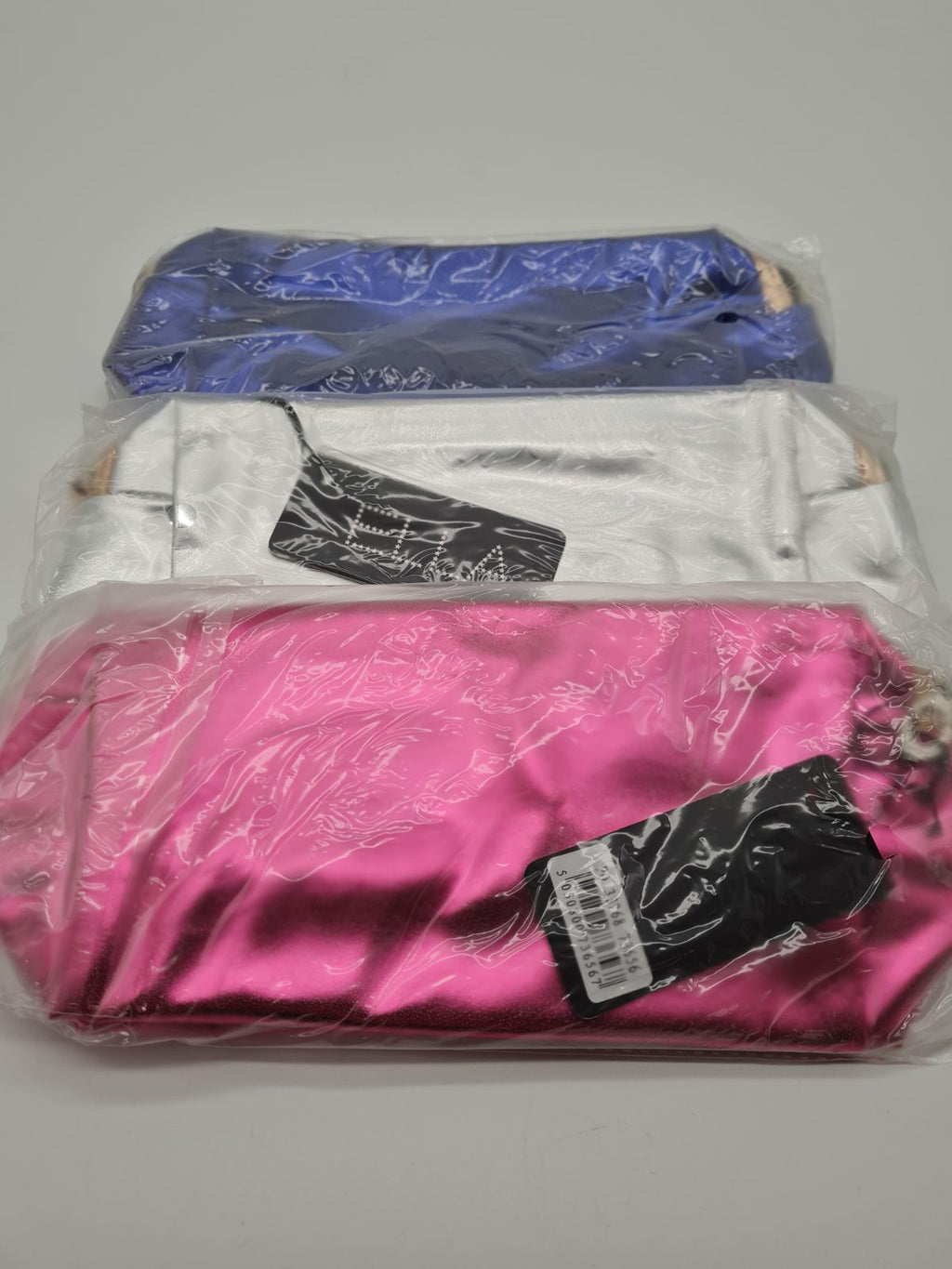 Zip cosmetic bag with detachable wrist strap 3pack — photograph 1