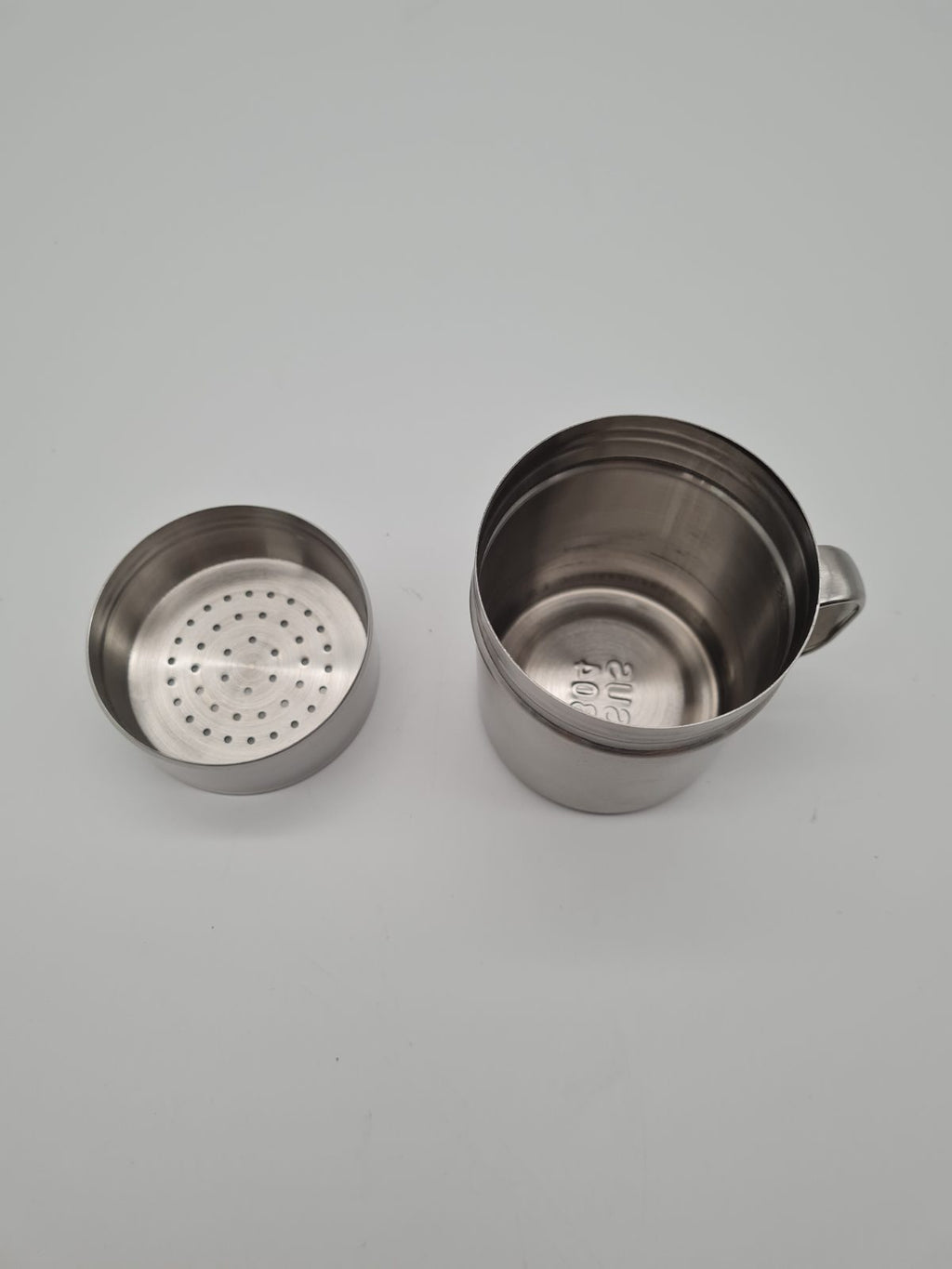 Stainless Steel Dredger Shaker with Handle — photograph 2
