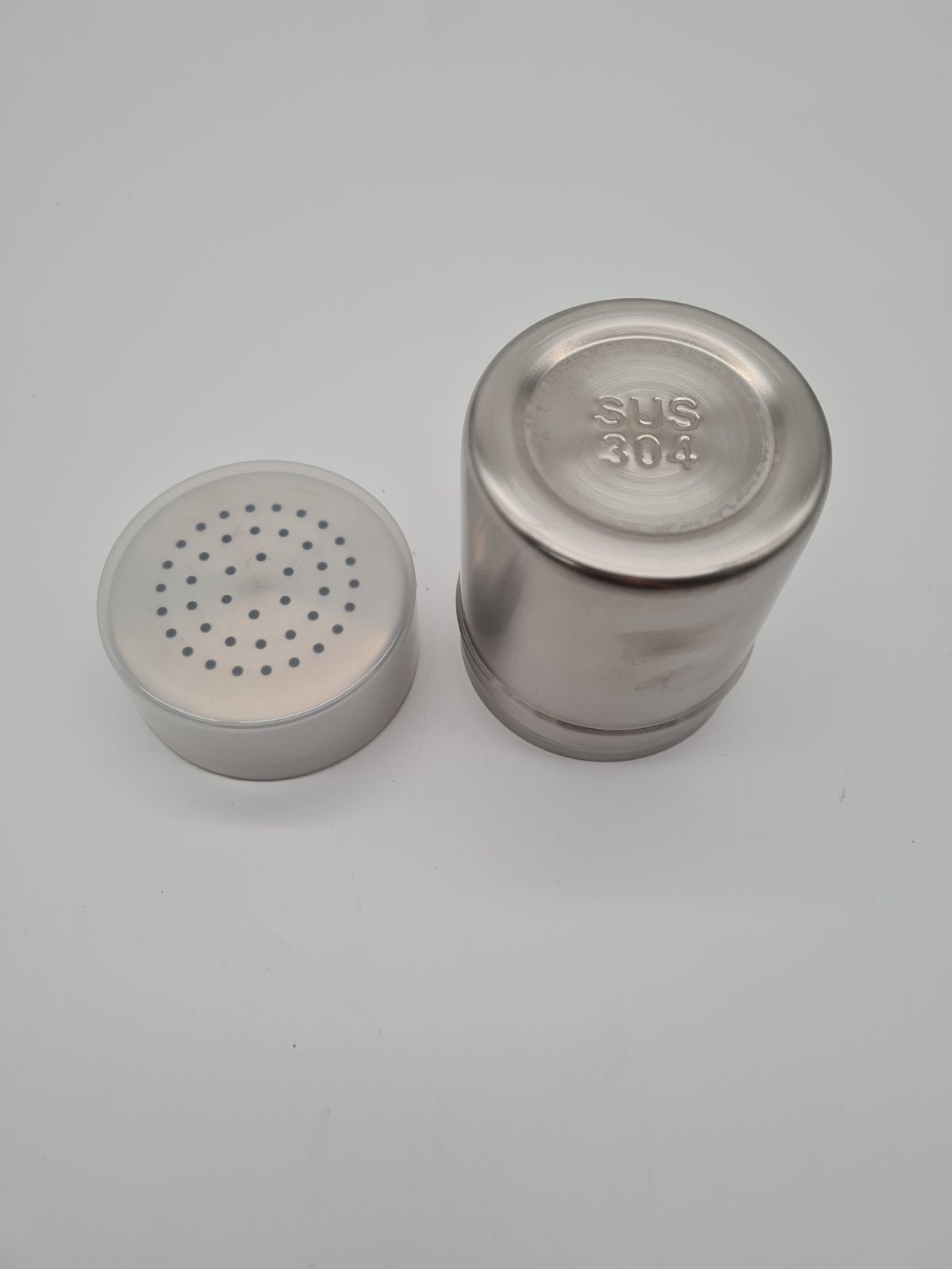 Stainless Steel Dredger Shaker with Handle — photograph 3
