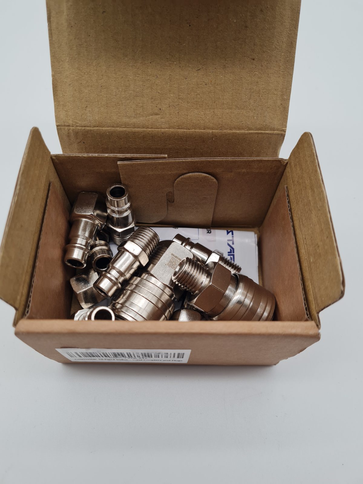 10-Piece Pneumatic Quick-Release Coupler and Plug Set — photograph 2