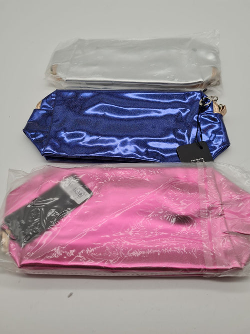 3 pack of metallic-effect make up bags â€” photograph 1