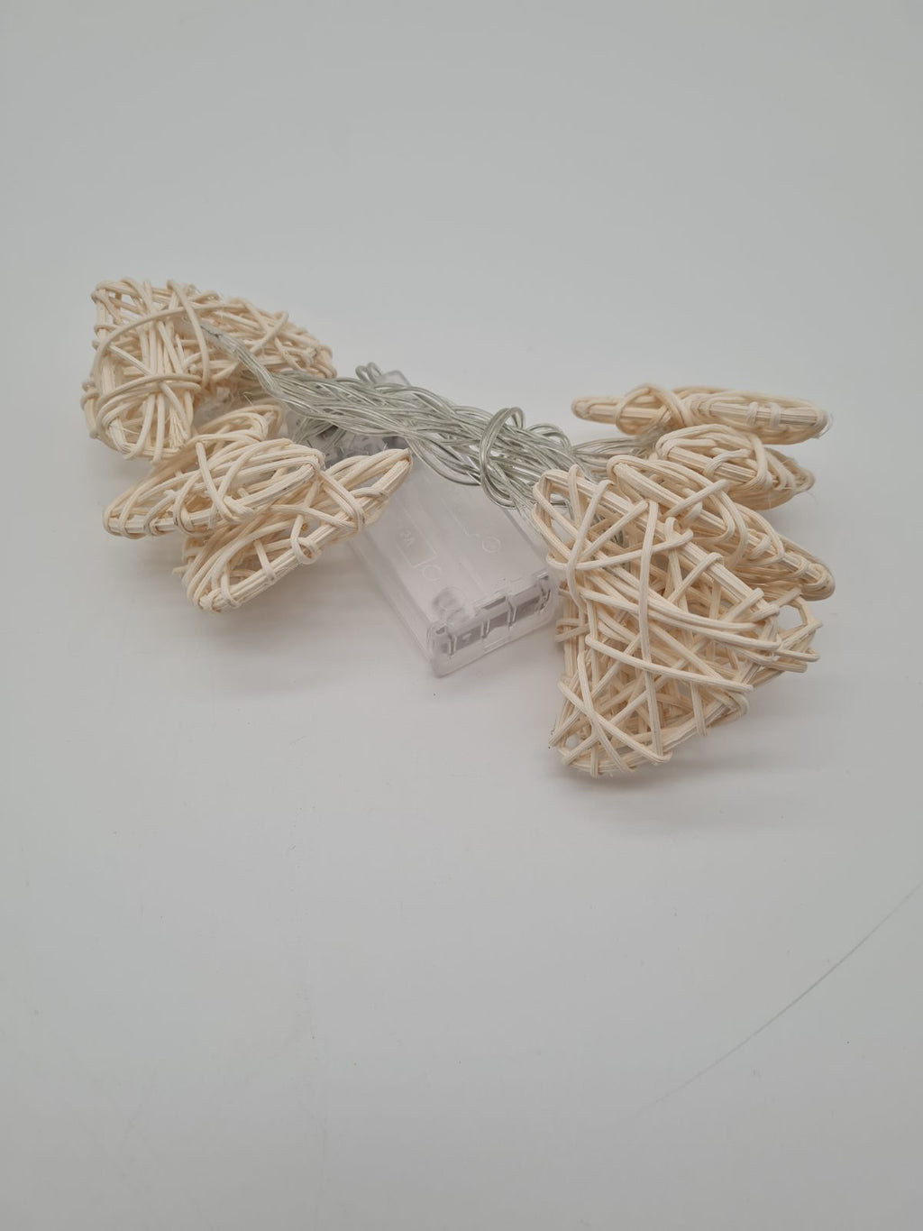 Woven Heart Battery-Powered String Lights — photograph 2