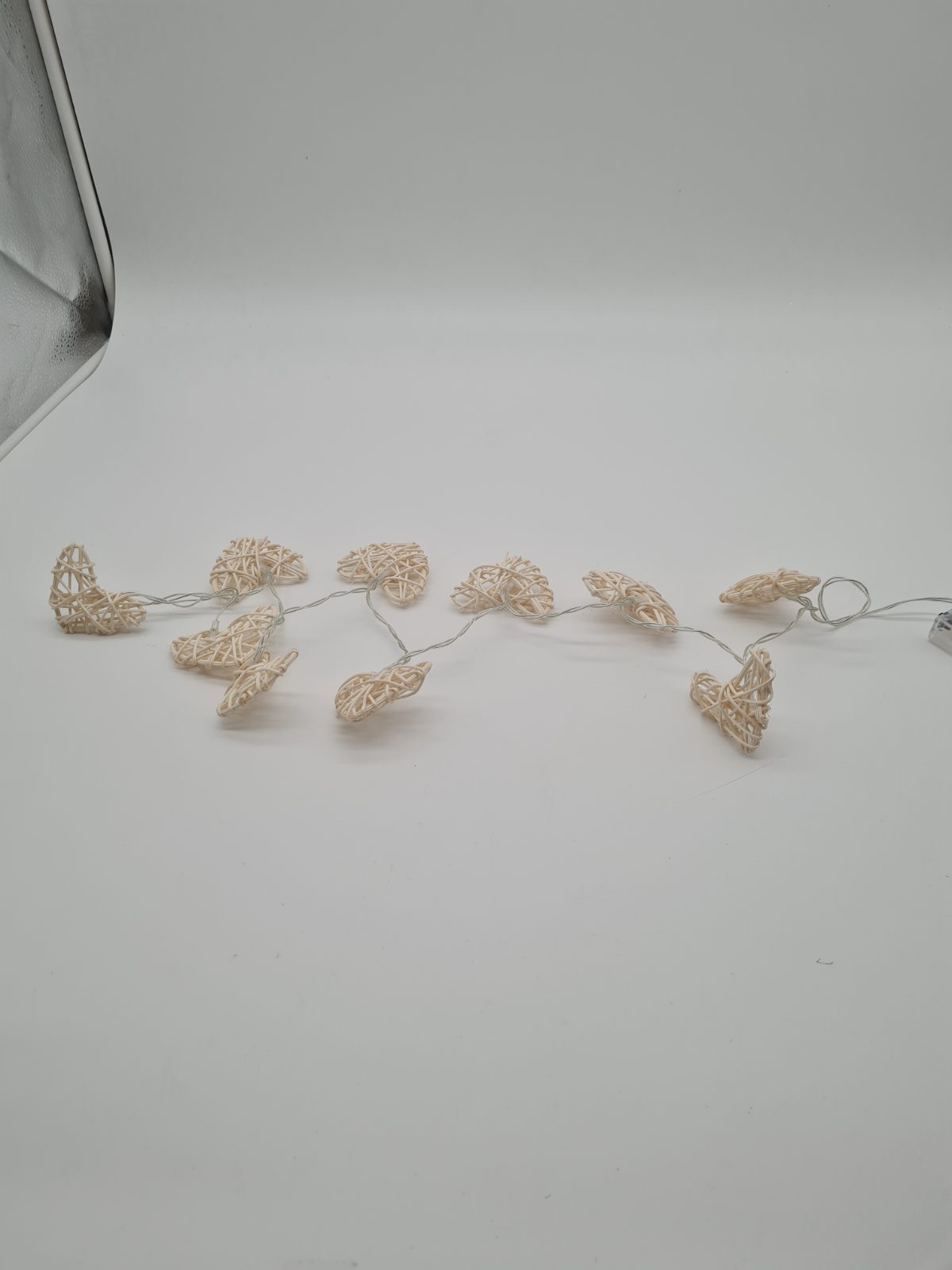 Woven Heart Battery-Powered String Lights — photograph 1