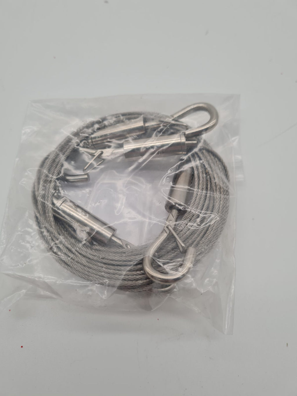 Pair of Adjustable Wire Hanging Cables 2 m x 1.5 mm — photograph 2