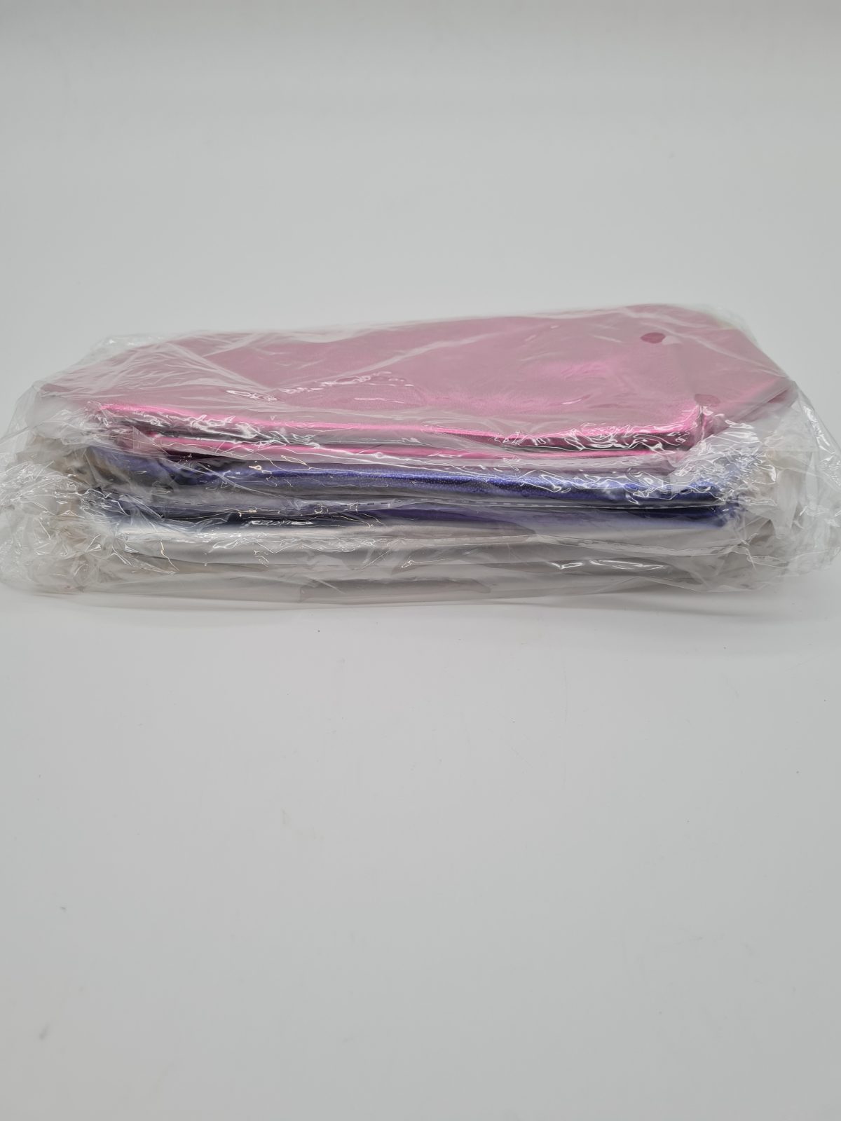 3 pack ofMetallic zip cosmetic bag — photograph 3