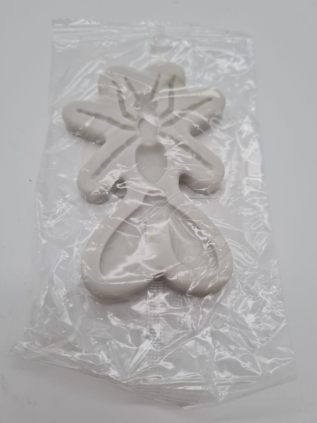 Insect-Shaped Fondant and Clay Cutters — photograph 1