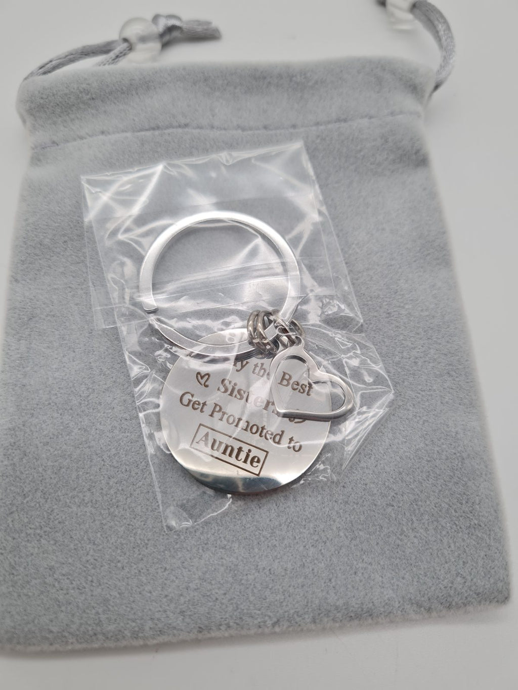 Auntie Gift Keyring with Heart Charm — photograph 1