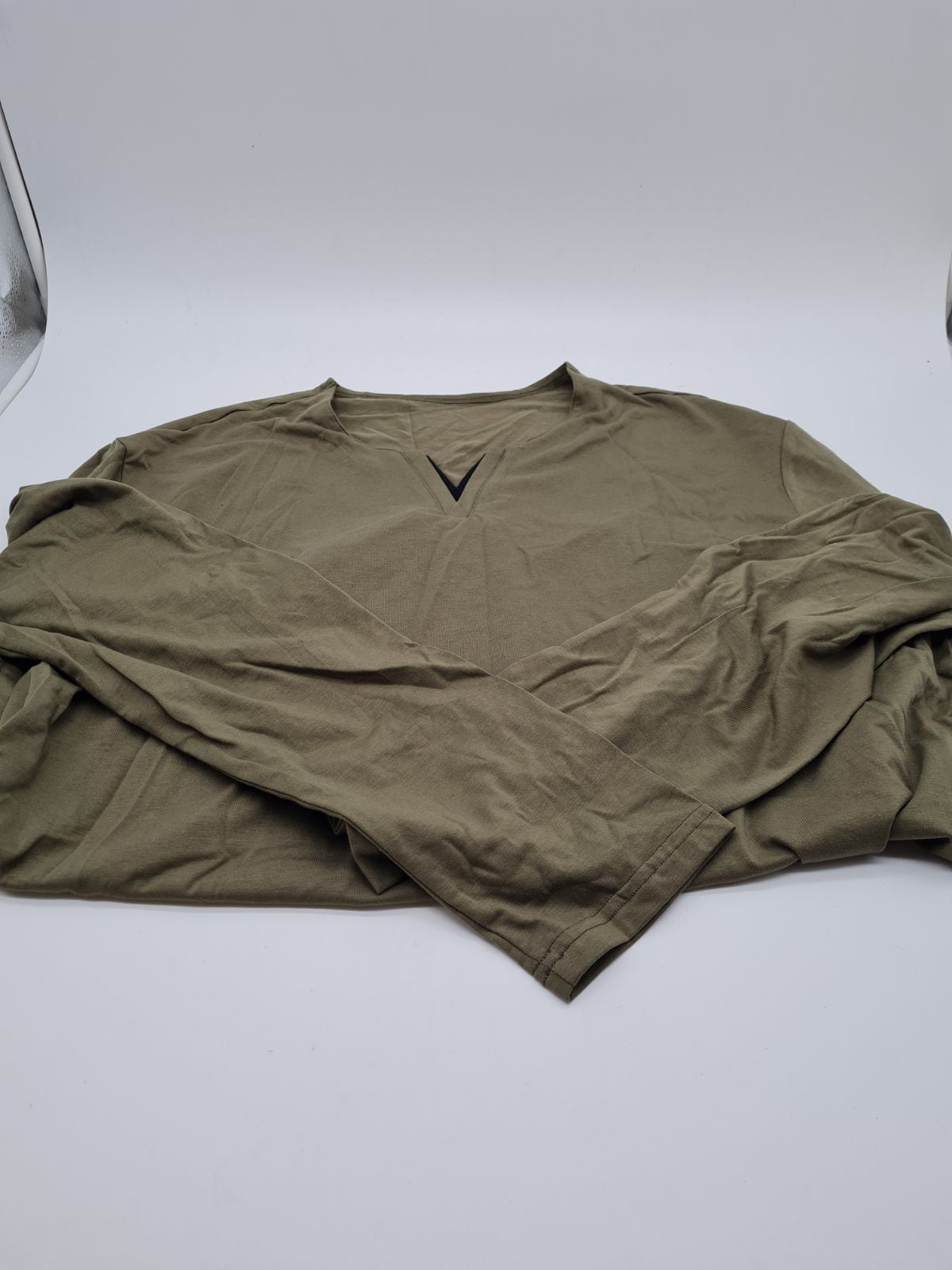 Long-Sleeved V-Neck Top size 2XL — photograph 1