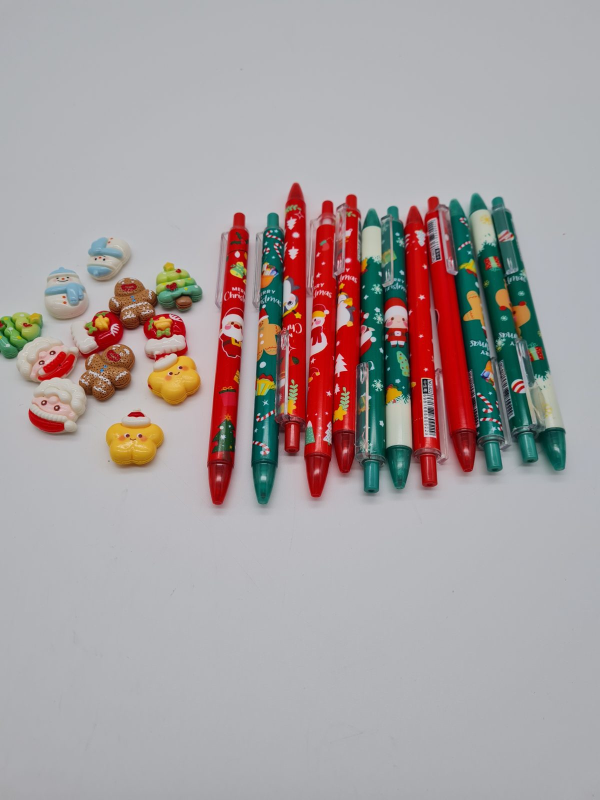 Christmas-Themed Pen and Novelty Eraser Set — photograph 3