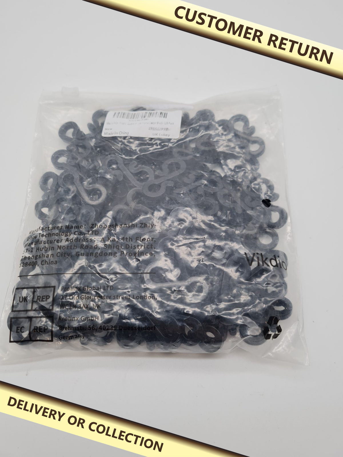 Plastic black S Hooks — photograph 1 — Customer return; auction delivery information shown on image