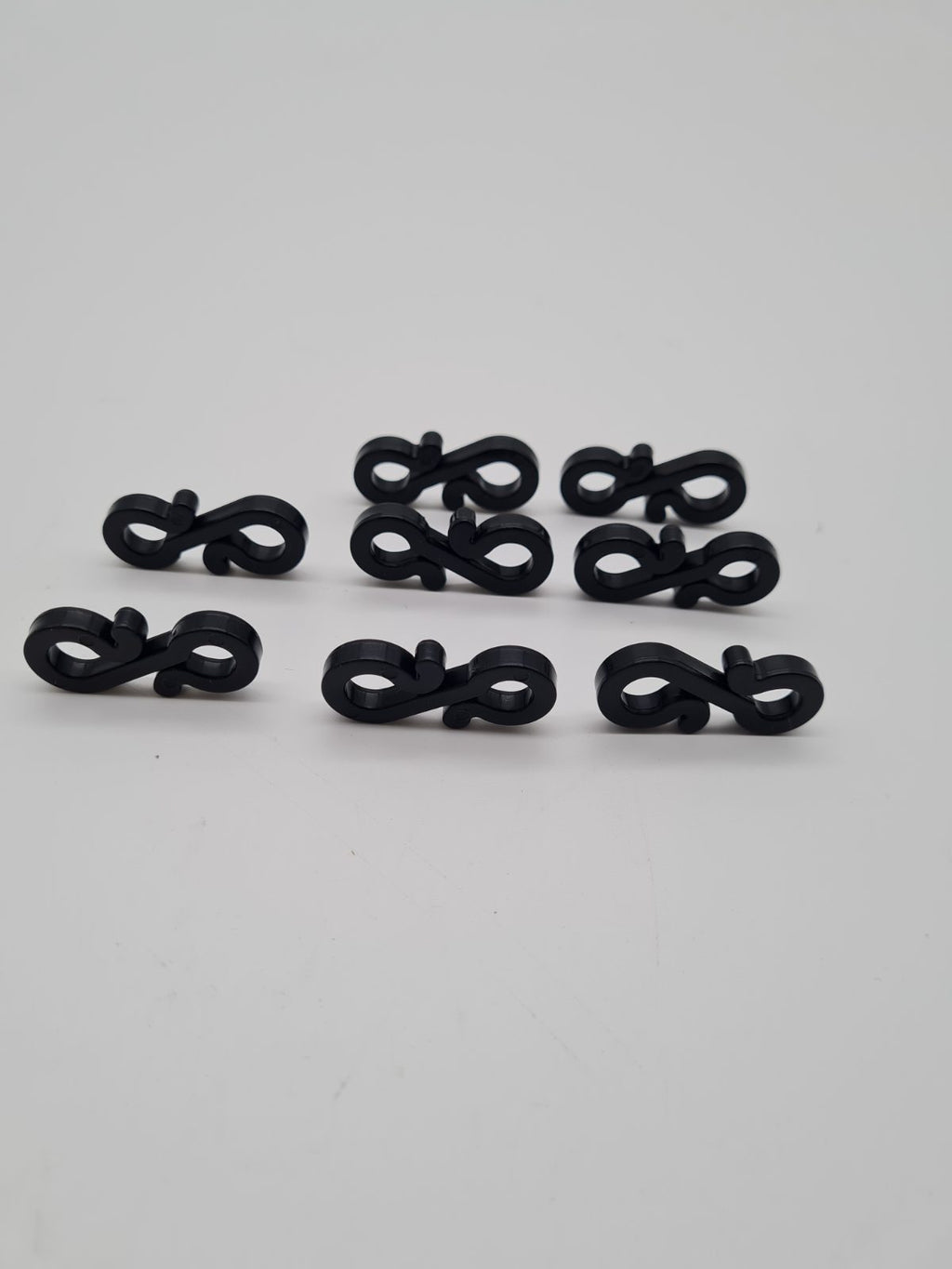 Plastic black S Hooks — photograph 3