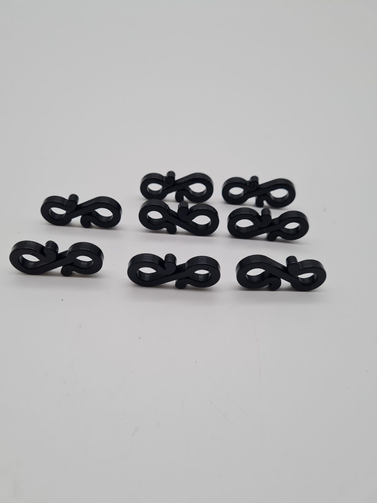 Plastic black S Hooks — photograph 3