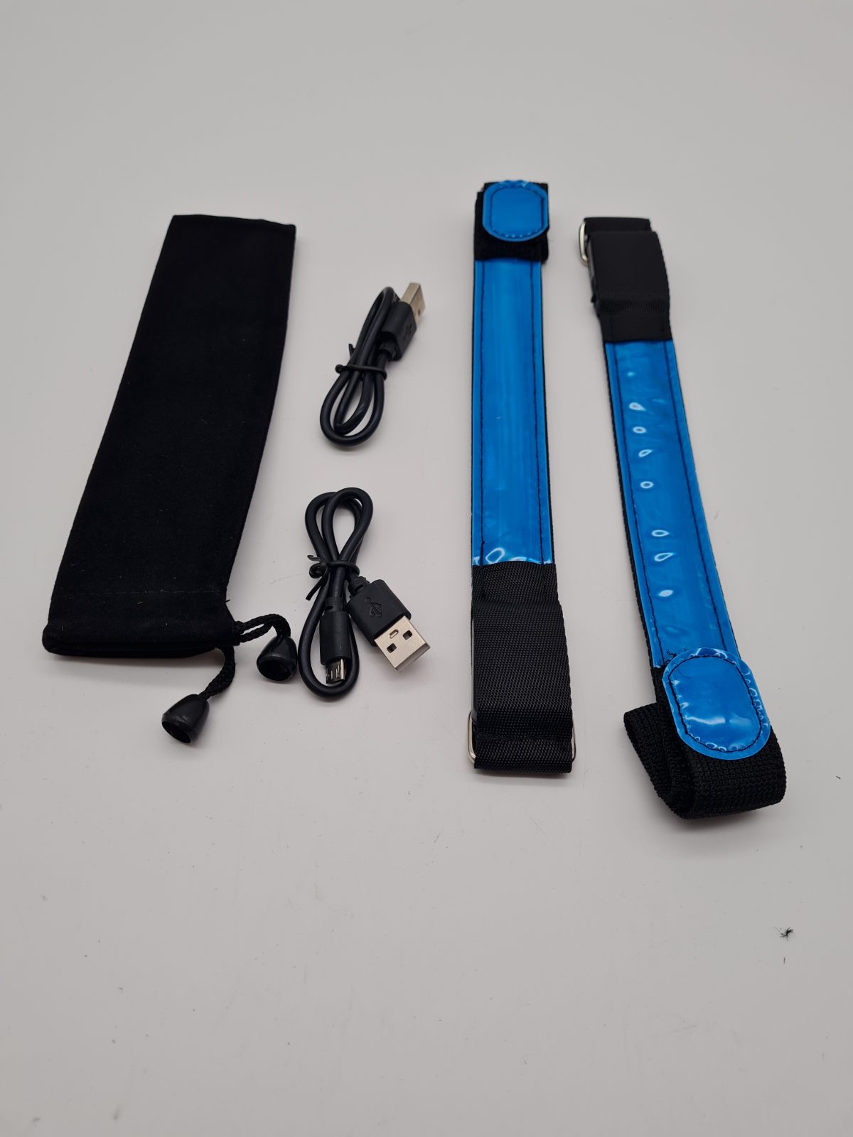 Pair of rechargeable elastic LED armbands — photograph 1