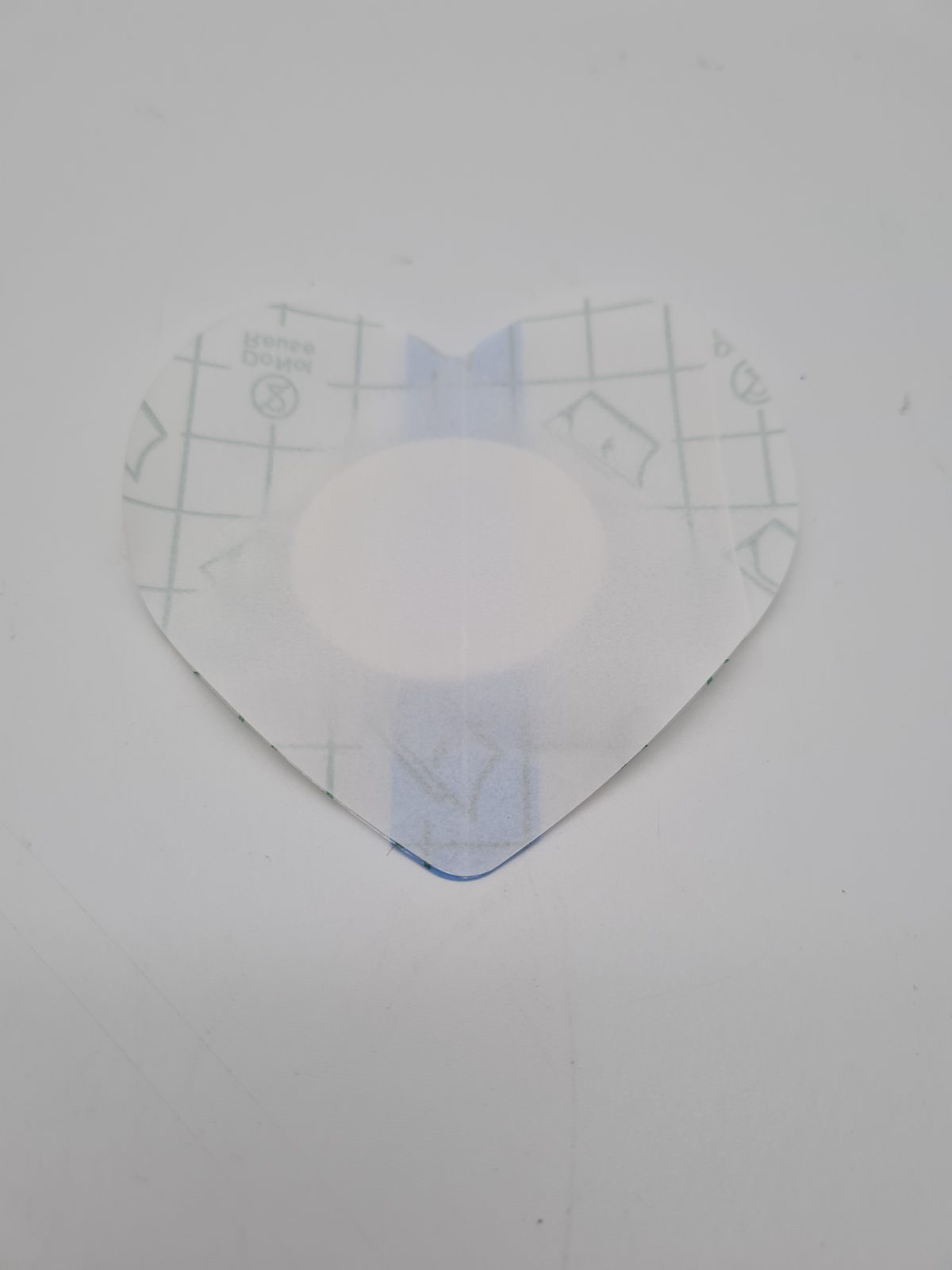 Heart-Shaped Belly Button Castor Oil Patches — photograph 2