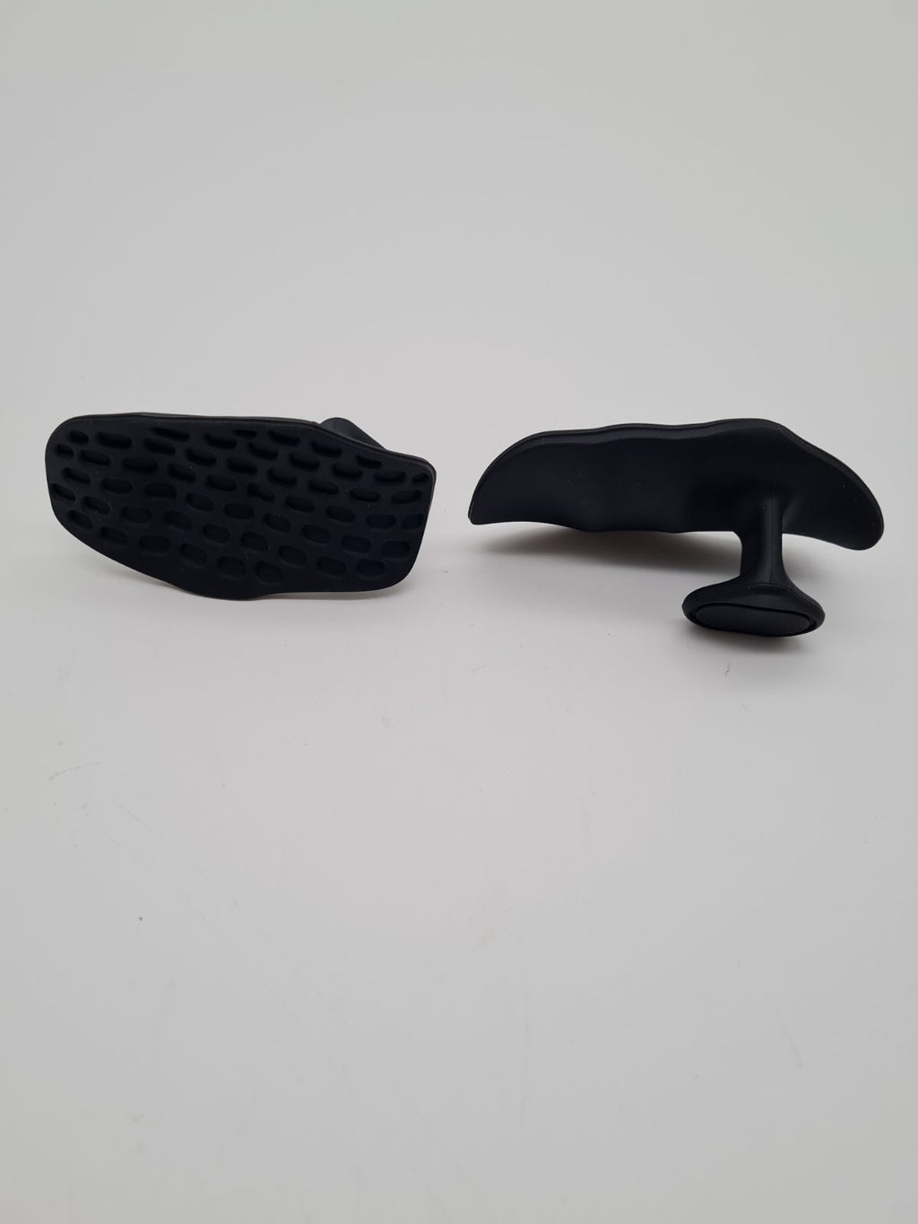 Pair of Hand Grip Strengtheners — photograph 2