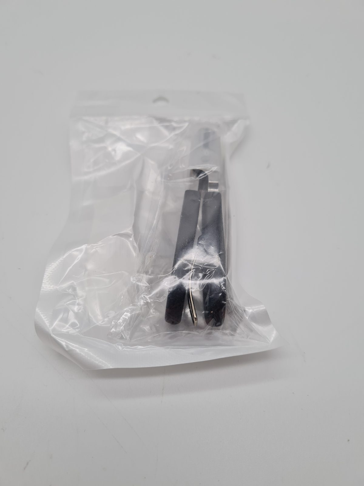 Wide-Jaw Angled Nail Clippers — photograph 3