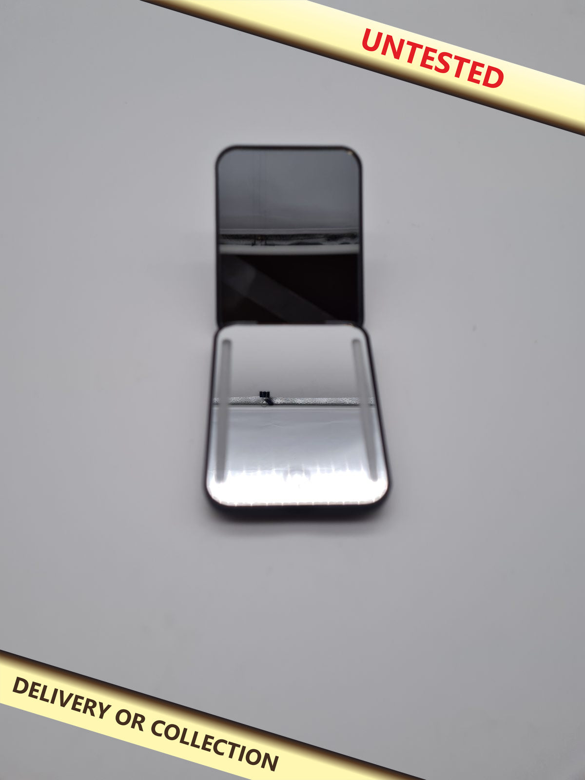 LED lighted compact mirror MR-L2307C — photograph 1 — Untested; auction delivery information shown on image