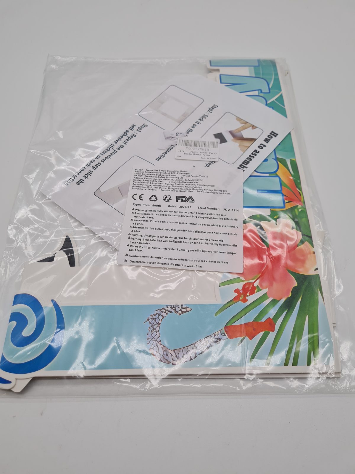 Tropical Photo Booth Props Kit — photograph 2