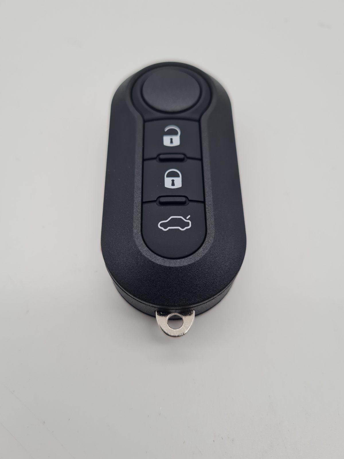 Three-Button Car Key Fob Shell with Uncut Blade — photograph 1