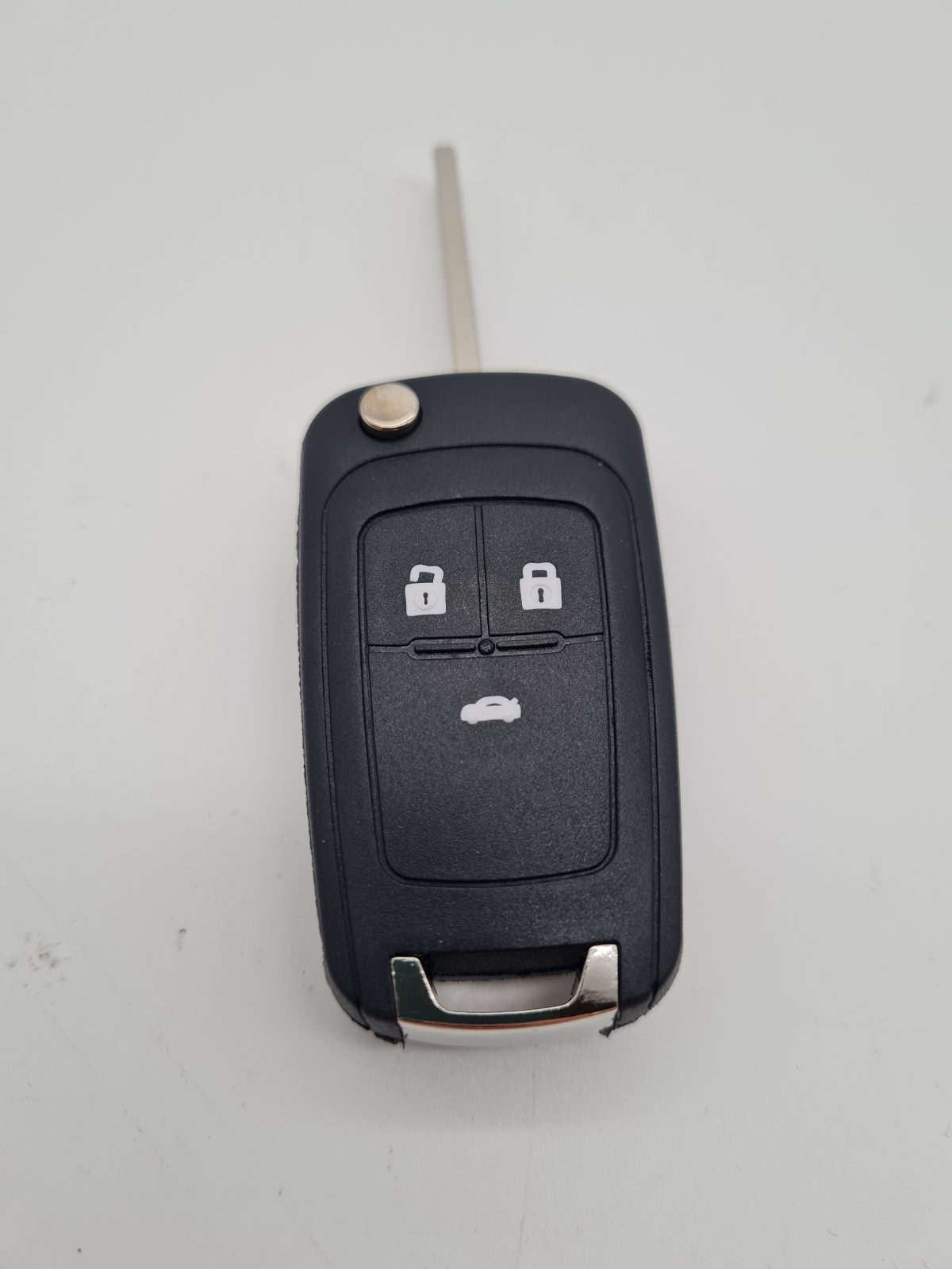 3-Button Flip Car Key Fob — photograph 1