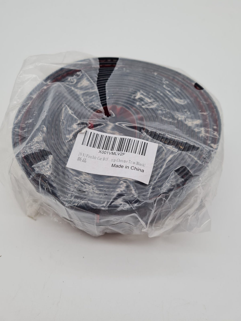 Flexible self-adhesive car trim strip — photograph 3