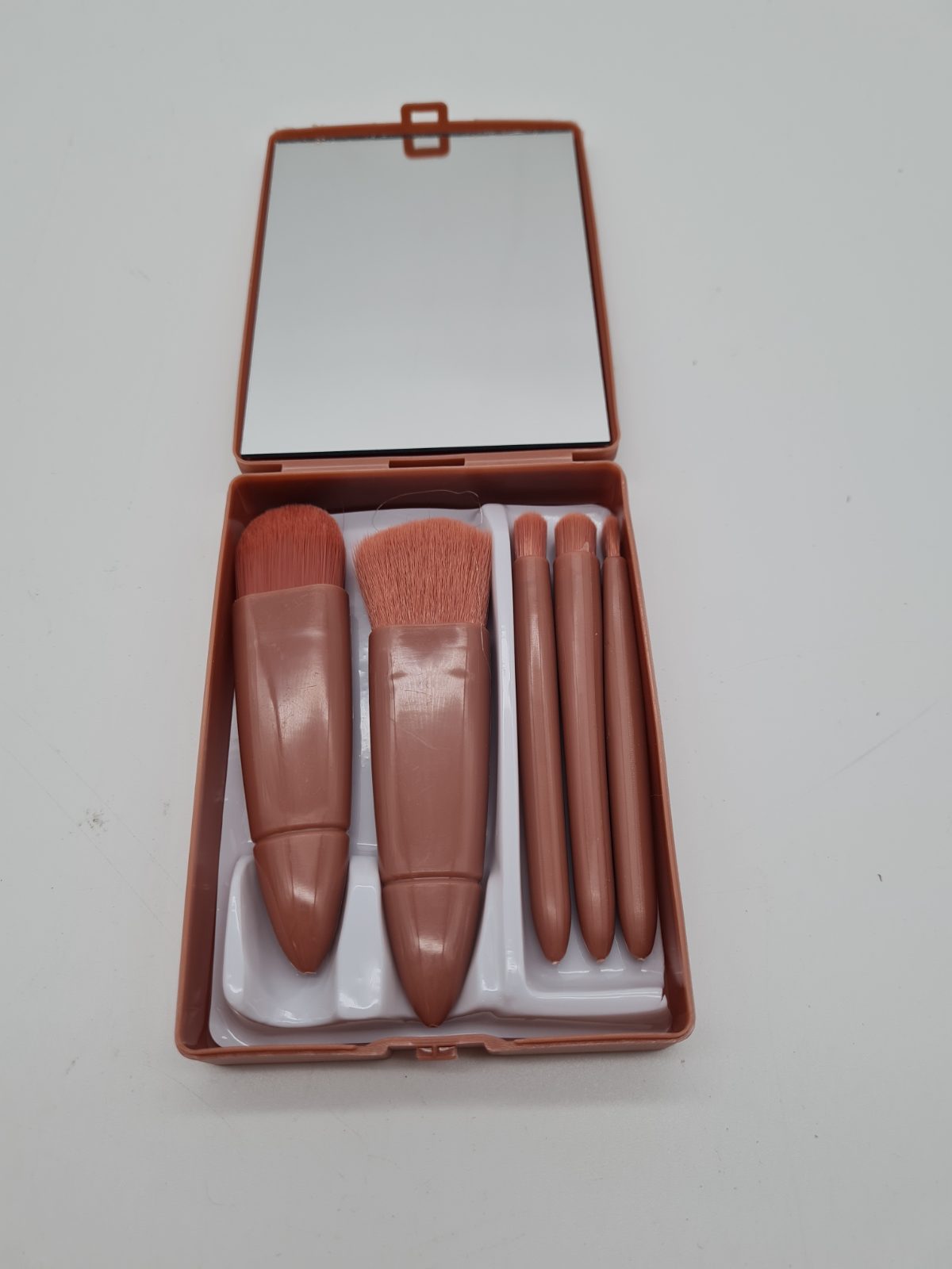 5-Piece Travel Makeup Brush Set with Mirrored Case — photograph 1