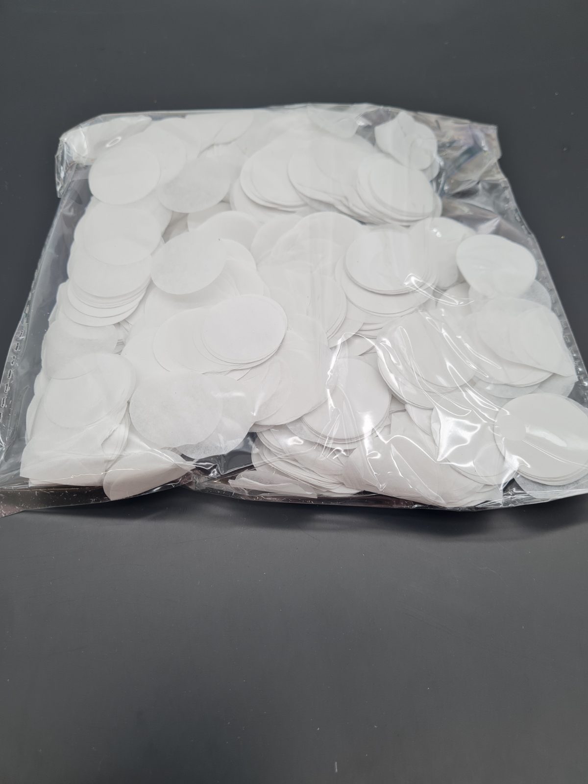Round Paper Confetti — photograph 2