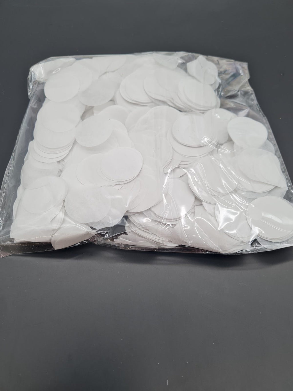 Round Paper Confetti — photograph 2