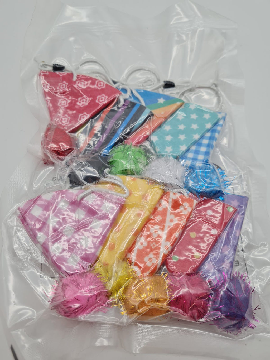 Set of 10 Mini Pet Party Hats — photograph 2