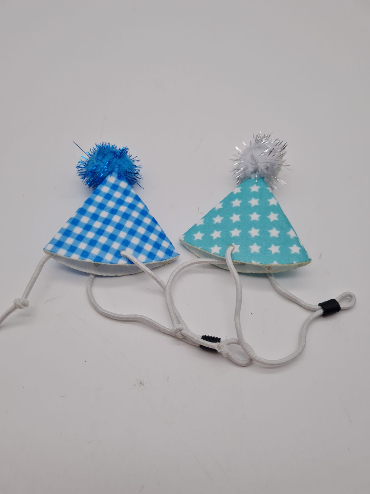 Set of 10 Mini Pet Party Hats — photograph 1