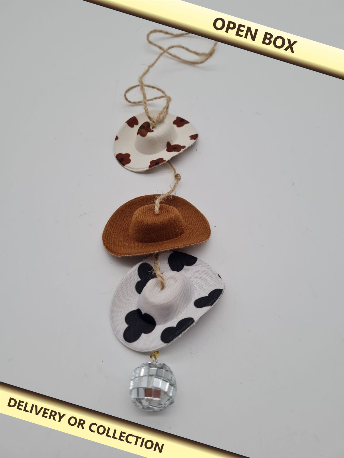 Car hanging ornament MIN-1460 — photograph 1 — Open box; auction delivery information shown on image