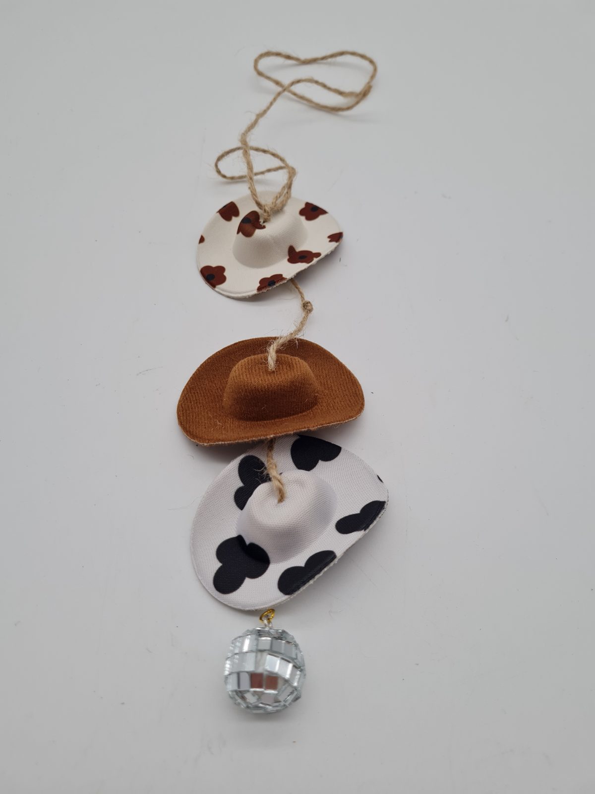 Car hanging ornament MIN-1460 — photograph 1