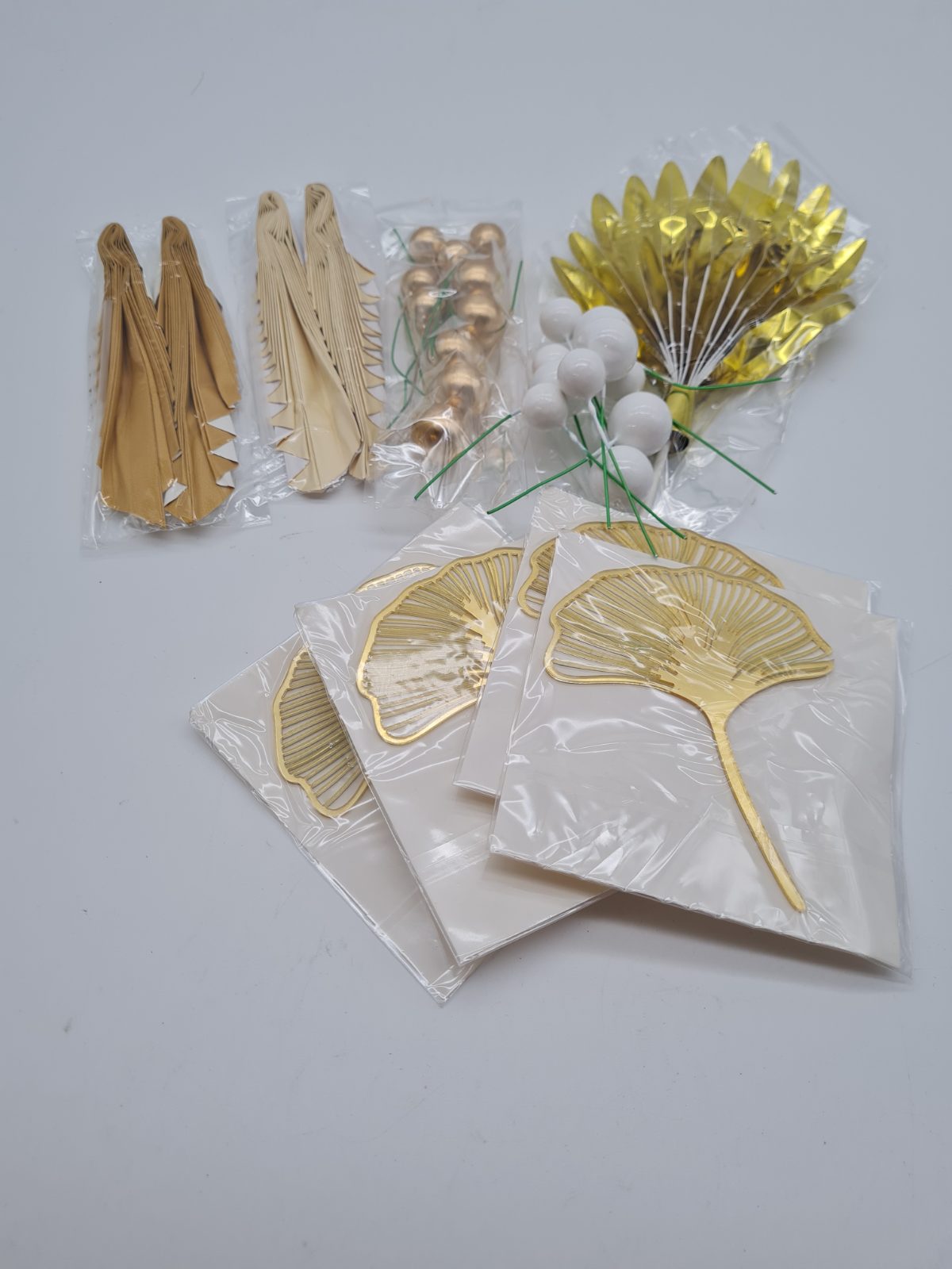Assorted Botanical Cake Topper Decoration Set 29 pcs — photograph 1