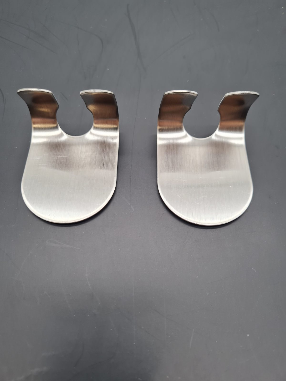 LINKIDEA Self-Adhesive Razor Holder Hooks - Pair — photograph 1