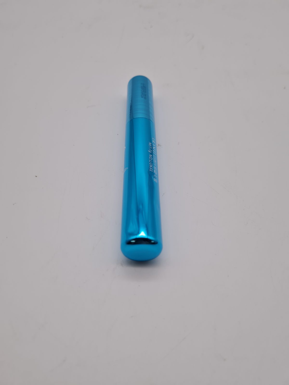 Natural Fiber Mascara — photograph 2