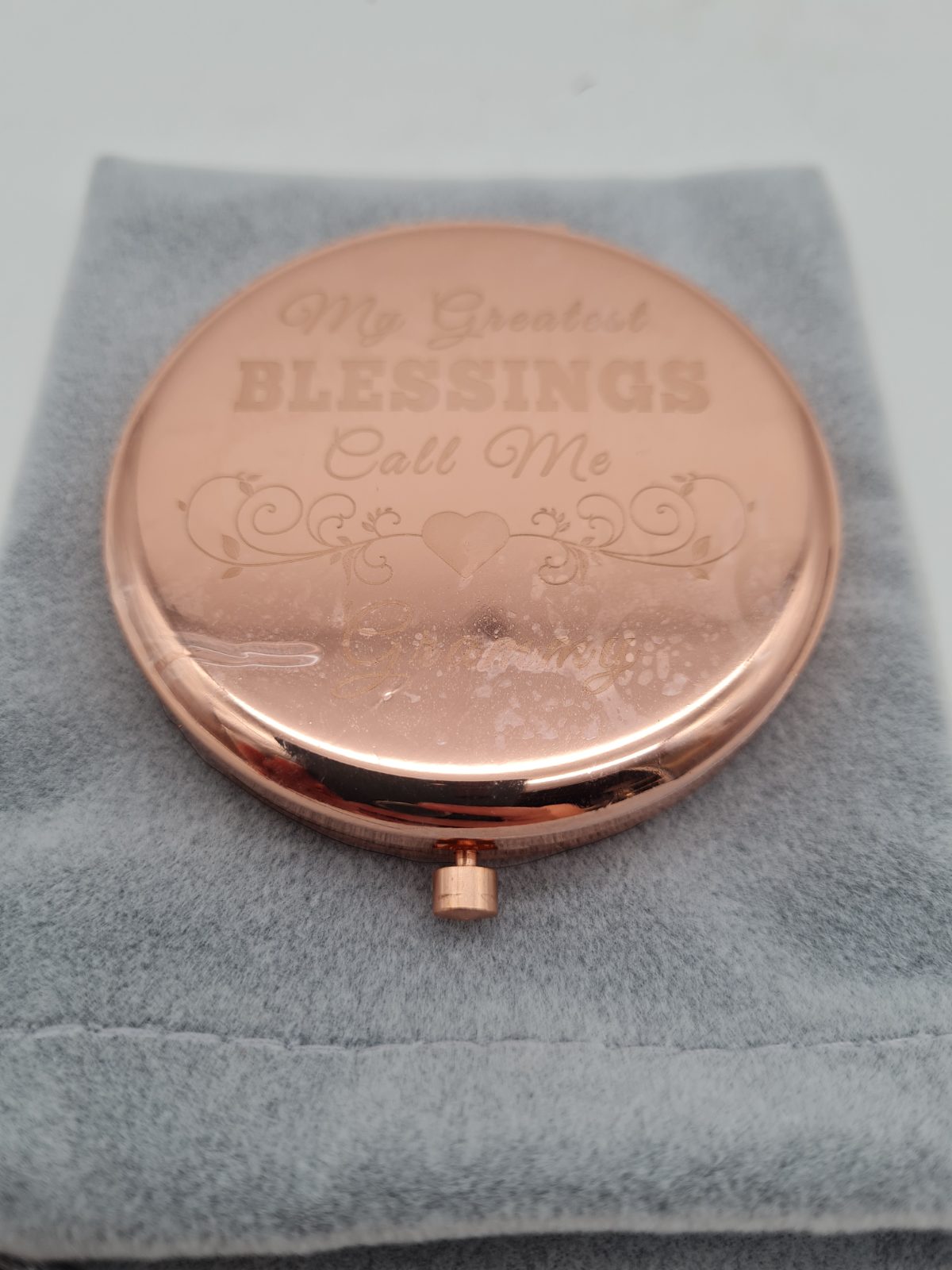 Grandma compact mirror — photograph 1