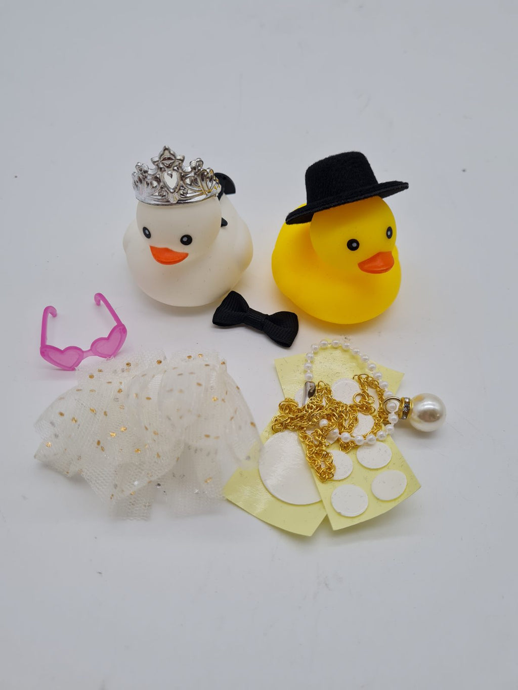 Wedding Bride and Groom Rubber Duck Set — photograph 1