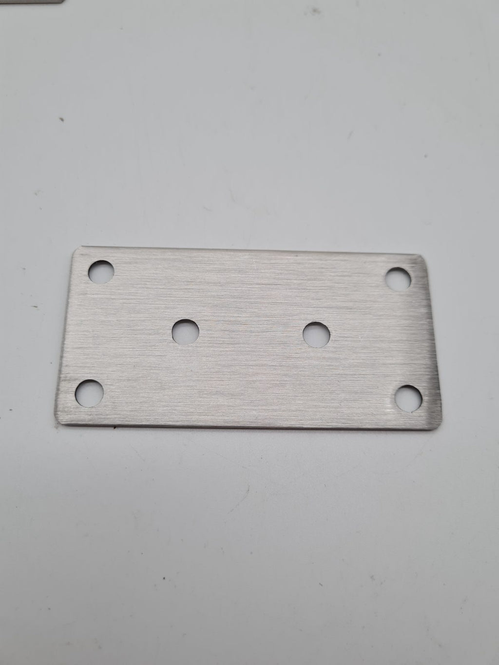 10-Piece Flat Straight Metal Joining Plate Set 80mm x 40mm — photograph 2