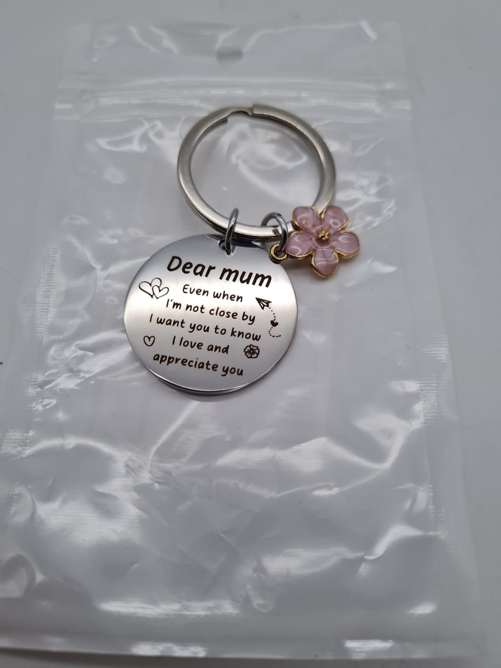 Dear Mum Message Keyring with Flower Charm — photograph 1