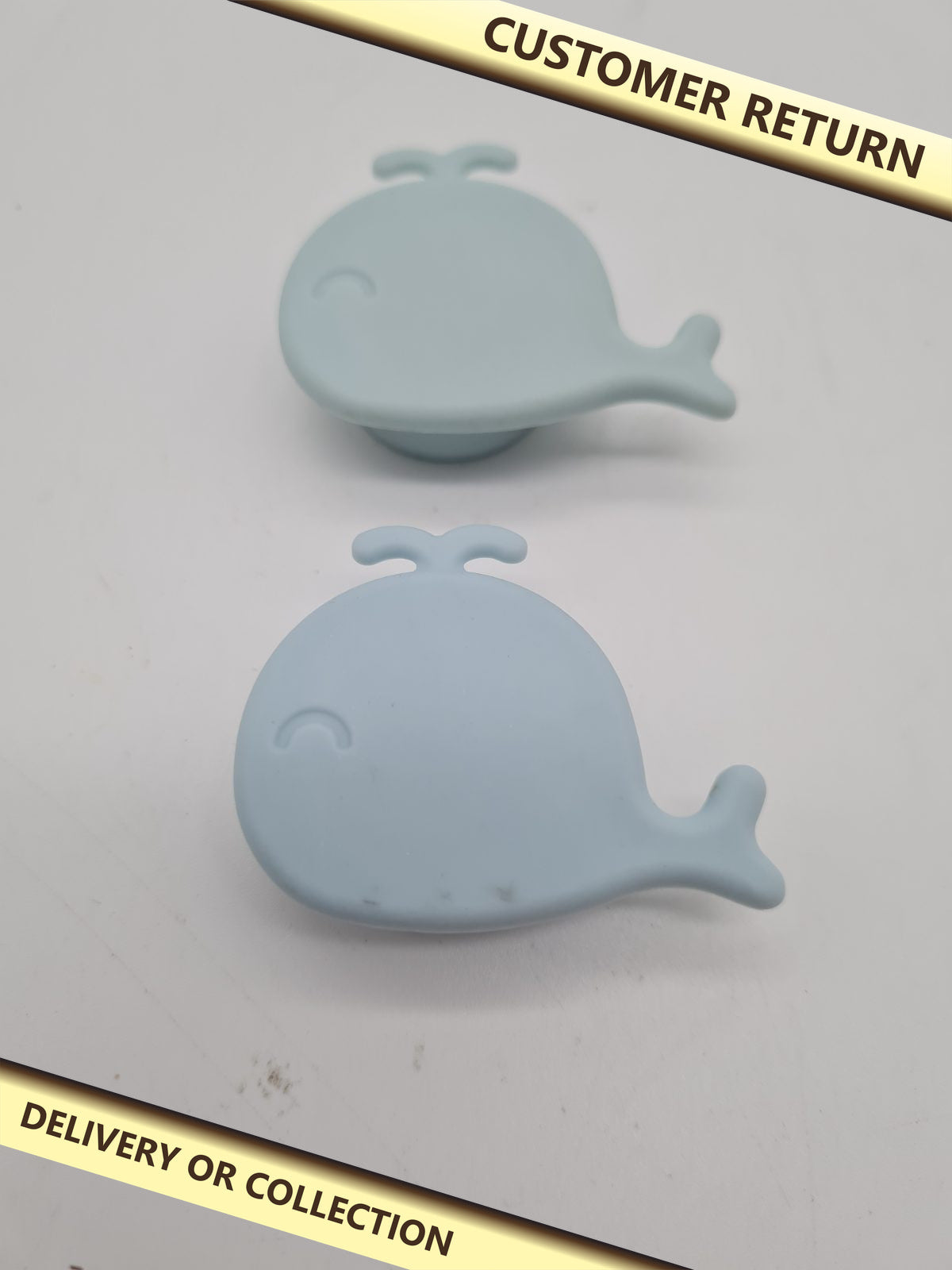 2pcs whale shaped overflow hole plugs — photograph 1 — Customer return; auction delivery information shown on image