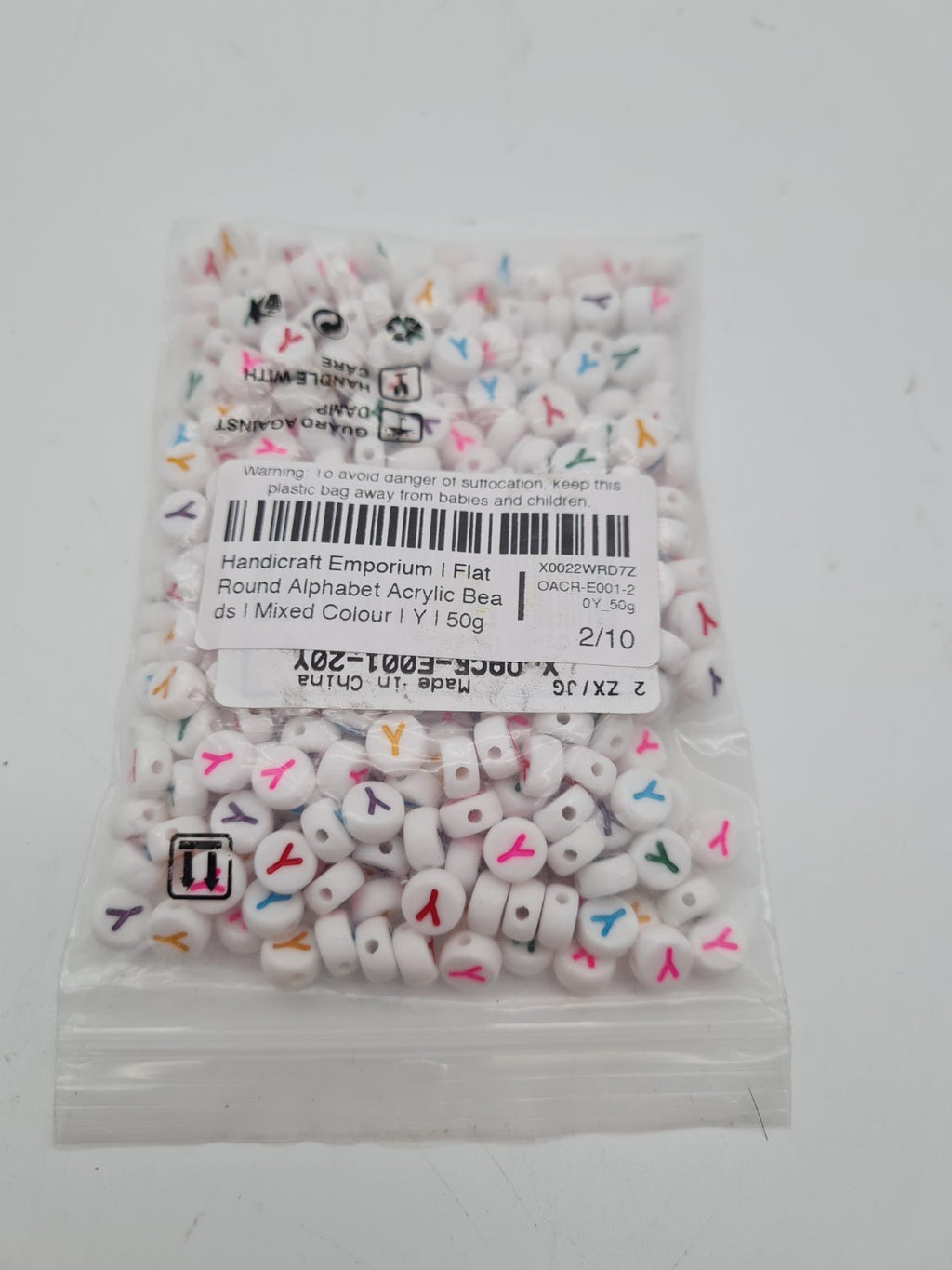 Y Letter Acrylic Craft Beads — photograph 3