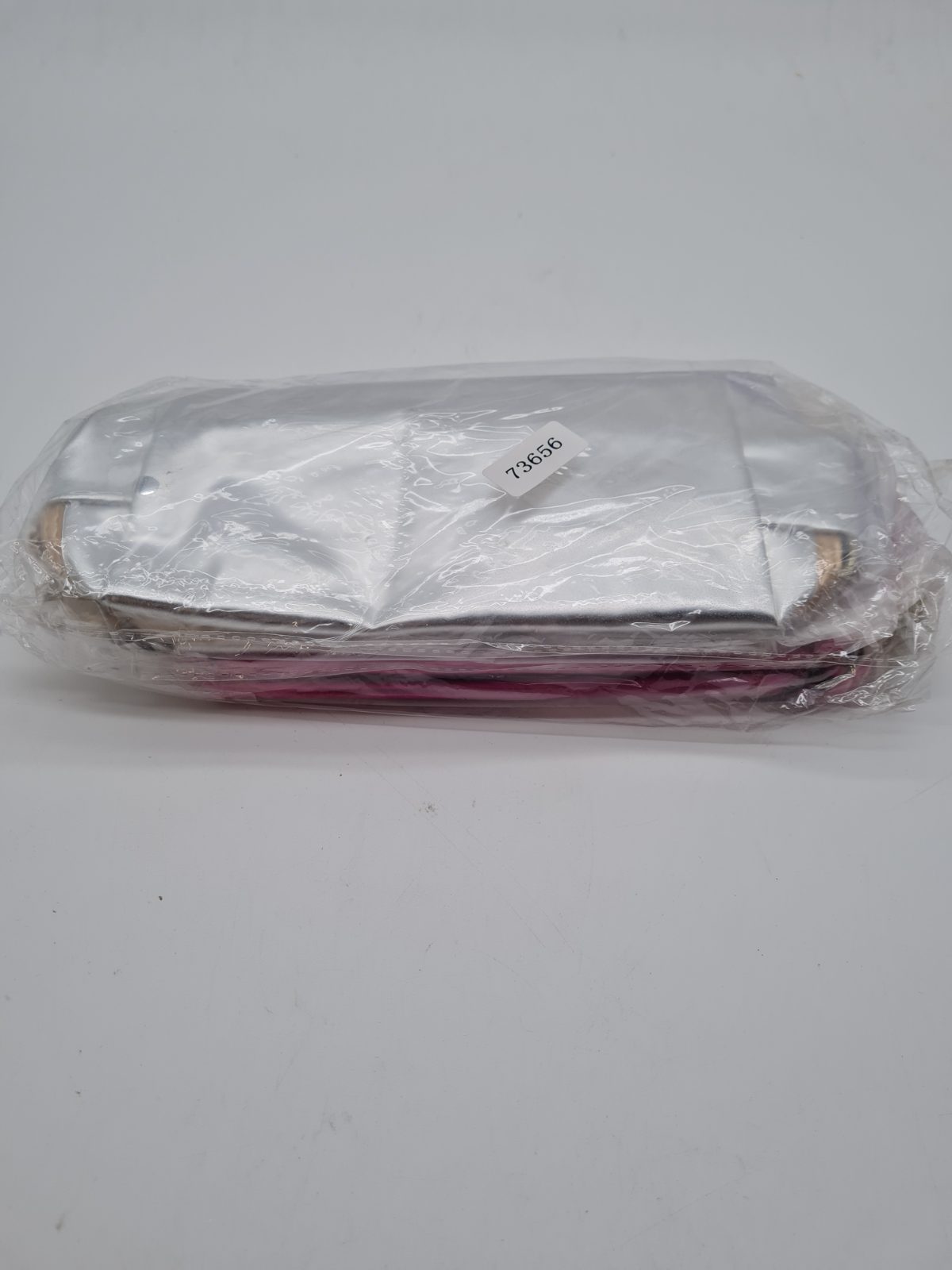 3 pack of metallic-effect makeup bags — photograph 3