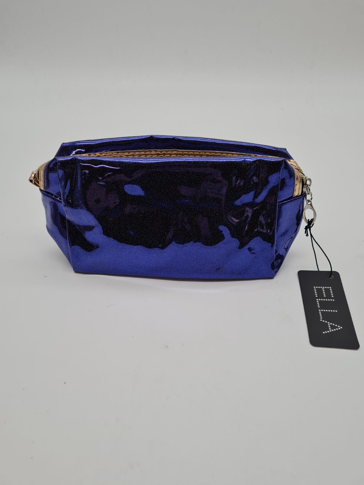 3 pack of metallic-effect makeup bags — photograph 2