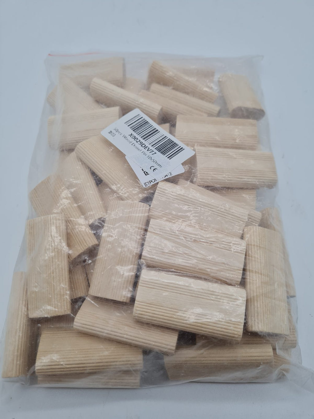 Fluted Wooden Dowel Pins 10x50mm — photograph 1