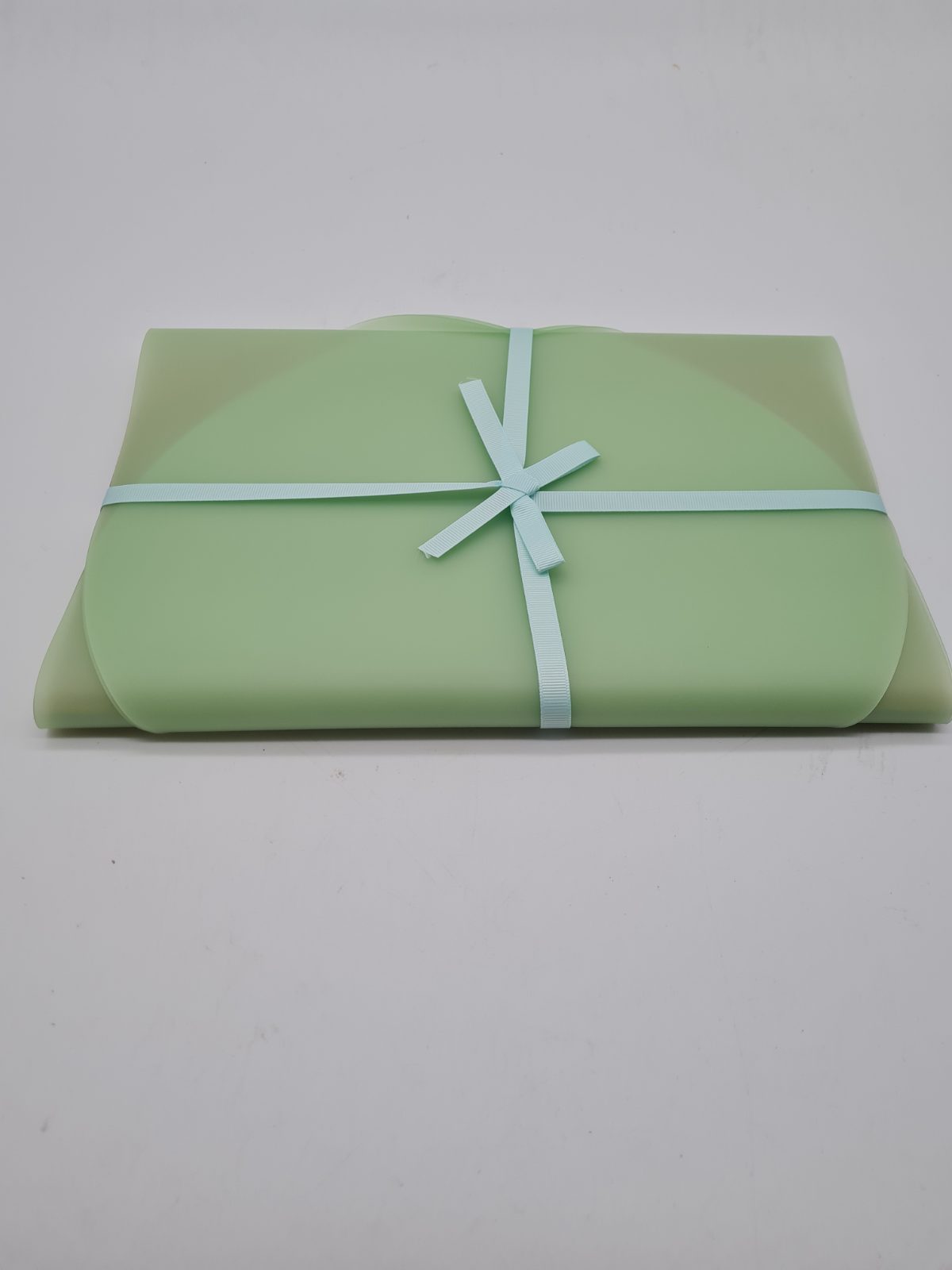 Set of 4 silicone countertop protector mats — photograph 2