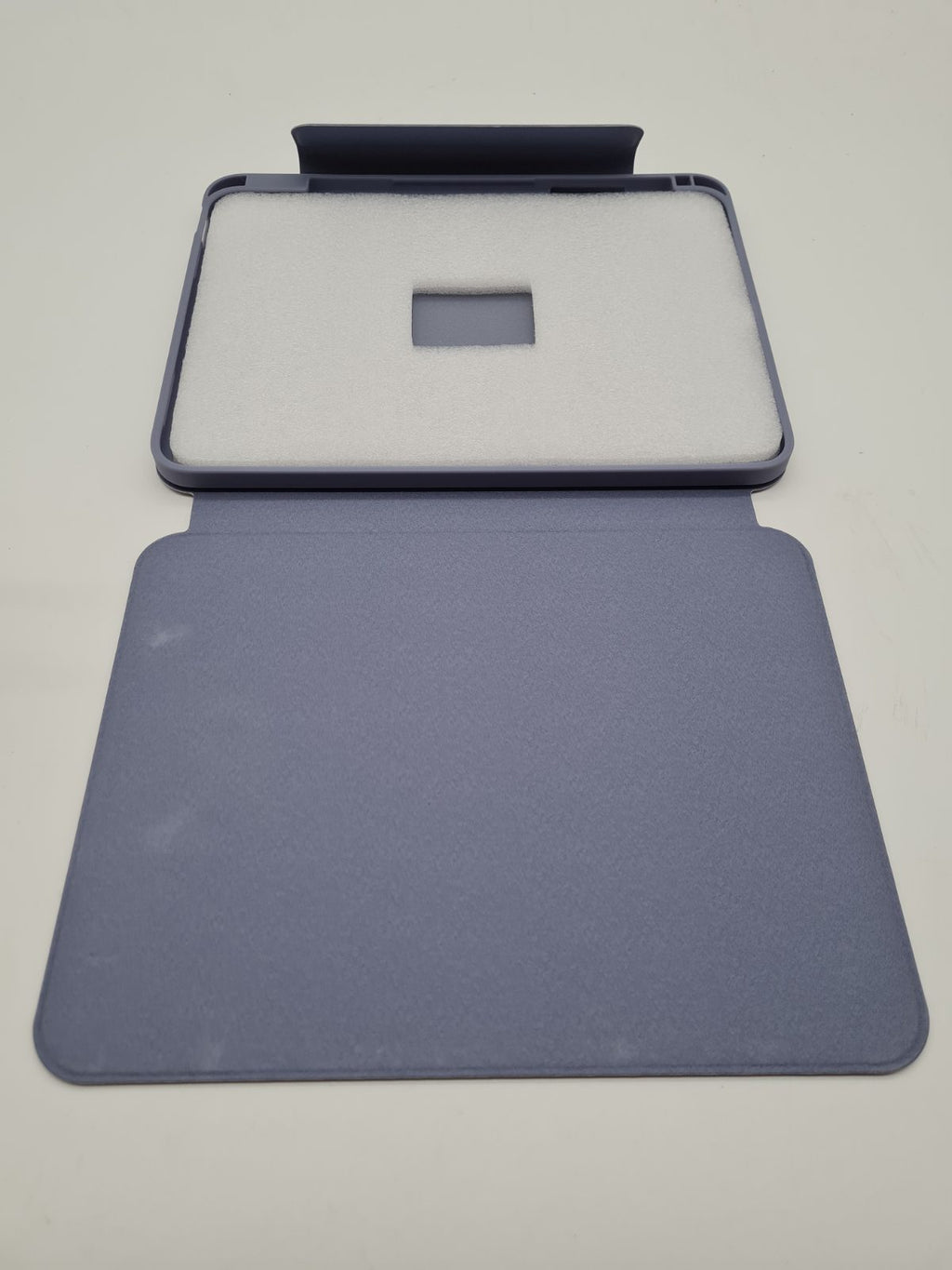 Wireless Tablet Keyboard Case — photograph 3