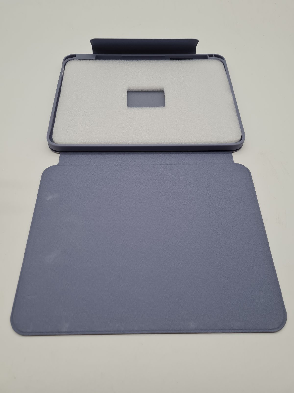 Wireless Tablet Keyboard Case — photograph 3