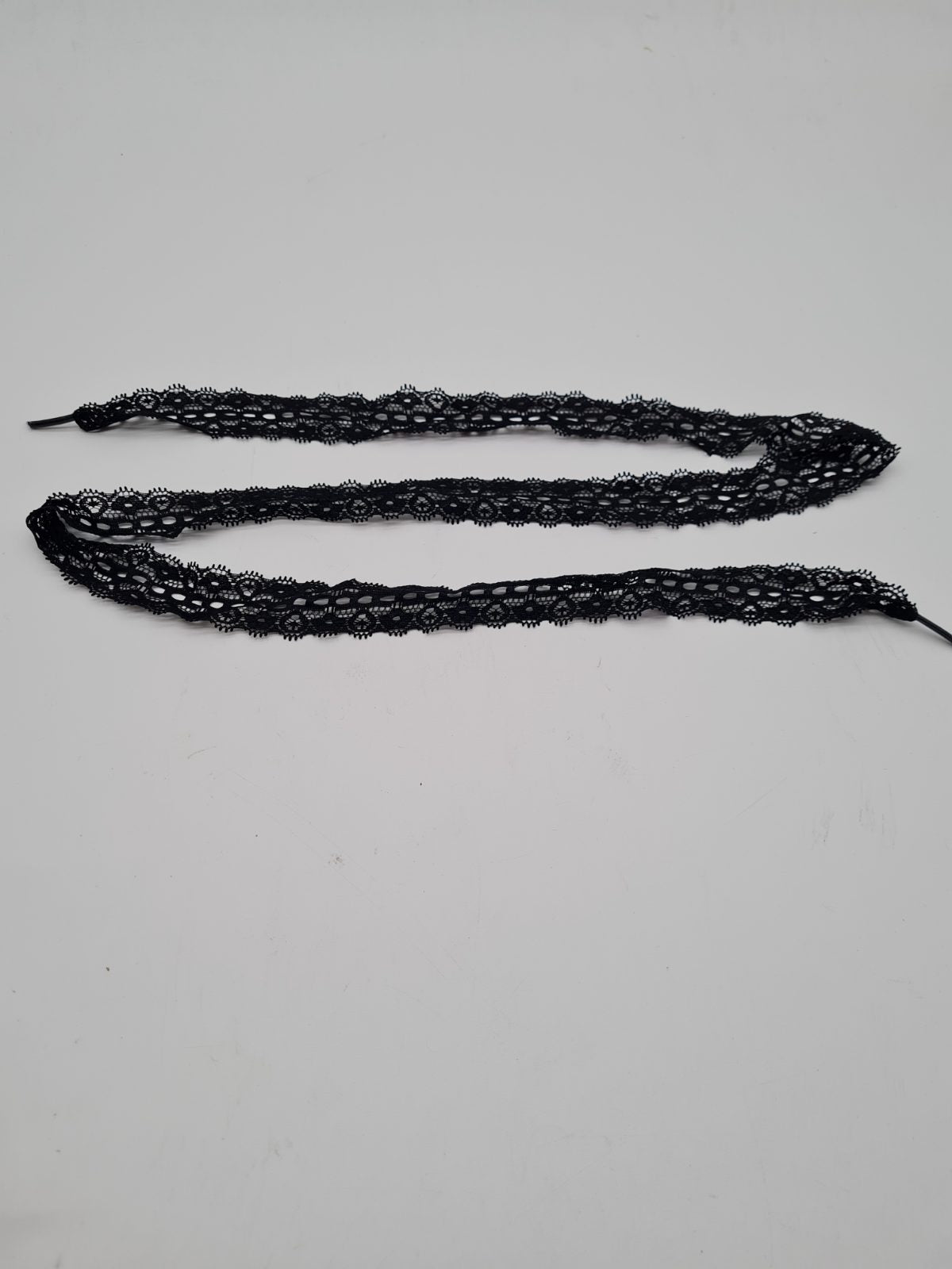 Decorative floral lace shoelaces — photograph 2