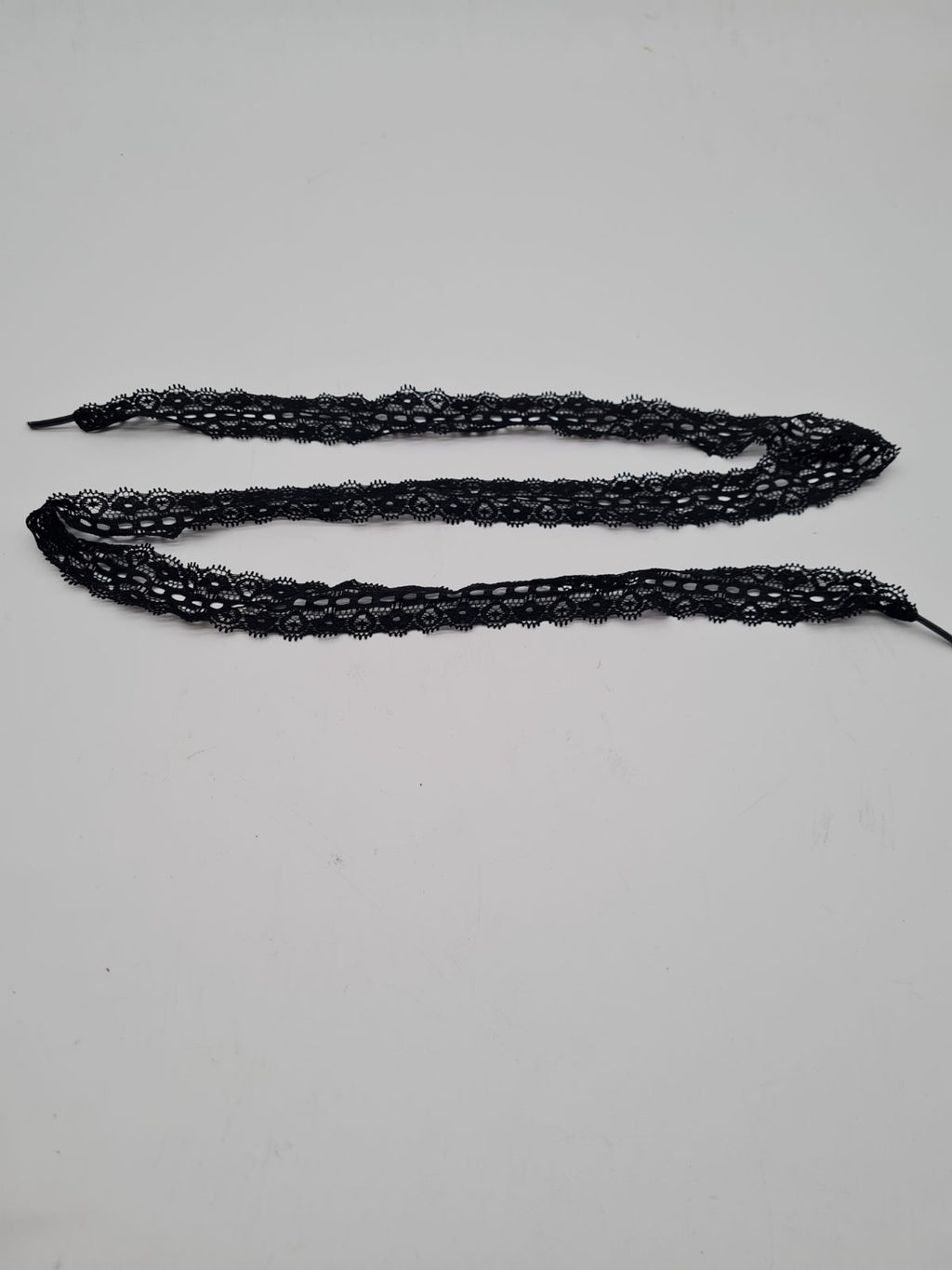 Decorative floral lace shoelaces — photograph 2