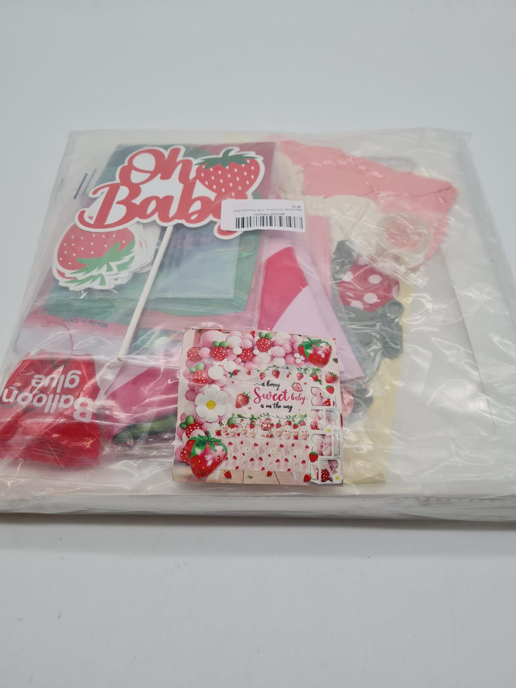 Strawberry-Themed Baby Shower Decoration Set — photograph 1